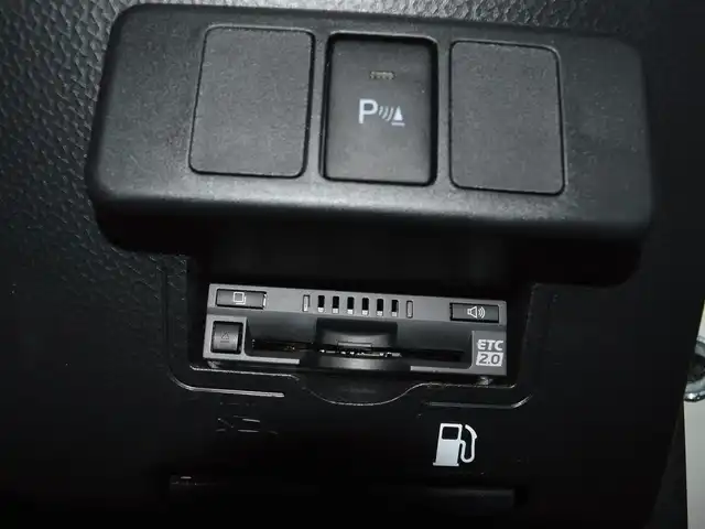 トヨタ ルーミー カスタムG－T 栃木県 2023(令5)年 2.3万km ブラックマイカメタリック/パールホワイト2トーン ワンオーナー/ディーラー点検記録簿/[R7]/スマートアシスト/[衝突警報・衝突回避支援ブレーキ機能・ブレーキ制御付き誤発進抑制機能・先行車発進告知機能・標識認識機能・車線逸脱警報・路側逸脱警報機能・ふらつき警報]/プリクラッシュセーフティ/アダプティブクルーズコントロール/コーナーセンサー/マルチインフォメーションディスプレイ/純正SDナビゲーションシステム/[フルセグ/AM/FM/CD/DVD/BT]/オートライト/LEDヘッドライト/フォグランプ/プッシュスタート/アイドリングストップ/ドライブレコーダー[前後]/電動パーキング/電動格納ミラー/ETC/ステアリングスイッチ/ドアバイザー/純正マット/スマートスペアキー×1/取扱説明書/保証書