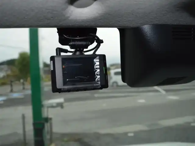 トヨタ ルーミー カスタムG－T 栃木県 2023(令5)年 2.3万km ブラックマイカメタリック/パールホワイト2トーン ワンオーナー/ディーラー点検記録簿/[R7]/スマートアシスト/[衝突警報・衝突回避支援ブレーキ機能・ブレーキ制御付き誤発進抑制機能・先行車発進告知機能・標識認識機能・車線逸脱警報・路側逸脱警報機能・ふらつき警報]/プリクラッシュセーフティ/アダプティブクルーズコントロール/コーナーセンサー/マルチインフォメーションディスプレイ/純正SDナビゲーションシステム/[フルセグ/AM/FM/CD/DVD/BT]/オートライト/LEDヘッドライト/フォグランプ/プッシュスタート/アイドリングストップ/ドライブレコーダー[前後]/電動パーキング/電動格納ミラー/ETC/ステアリングスイッチ/ドアバイザー/純正マット/スマートスペアキー×1/取扱説明書/保証書