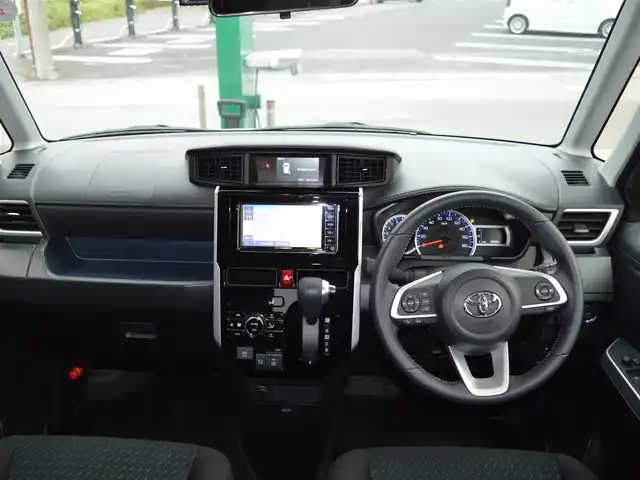 トヨタ ルーミー カスタムG－T 栃木県 2023(令5)年 2.3万km ブラックマイカメタリック/パールホワイト2トーン ワンオーナー/ディーラー点検記録簿/[R7]/スマートアシスト/[衝突警報・衝突回避支援ブレーキ機能・ブレーキ制御付き誤発進抑制機能・先行車発進告知機能・標識認識機能・車線逸脱警報・路側逸脱警報機能・ふらつき警報]/プリクラッシュセーフティ/アダプティブクルーズコントロール/コーナーセンサー/マルチインフォメーションディスプレイ/純正SDナビゲーションシステム/[フルセグ/AM/FM/CD/DVD/BT]/オートライト/LEDヘッドライト/フォグランプ/プッシュスタート/アイドリングストップ/ドライブレコーダー[前後]/電動パーキング/電動格納ミラー/ETC/ステアリングスイッチ/ドアバイザー/純正マット/スマートスペアキー×1/取扱説明書/保証書