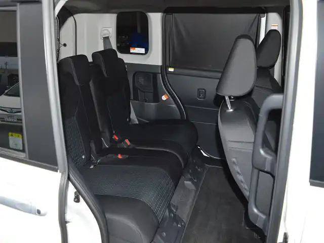 トヨタ ルーミー カスタムG－T 栃木県 2023(令5)年 2.3万km ブラックマイカメタリック/パールホワイト2トーン ワンオーナー/ディーラー点検記録簿/[R7]/スマートアシスト/[衝突警報・衝突回避支援ブレーキ機能・ブレーキ制御付き誤発進抑制機能・先行車発進告知機能・標識認識機能・車線逸脱警報・路側逸脱警報機能・ふらつき警報]/プリクラッシュセーフティ/アダプティブクルーズコントロール/コーナーセンサー/マルチインフォメーションディスプレイ/純正SDナビゲーションシステム/[フルセグ/AM/FM/CD/DVD/BT]/オートライト/LEDヘッドライト/フォグランプ/プッシュスタート/アイドリングストップ/ドライブレコーダー[前後]/電動パーキング/電動格納ミラー/ETC/ステアリングスイッチ/ドアバイザー/純正マット/スマートスペアキー×1/取扱説明書/保証書