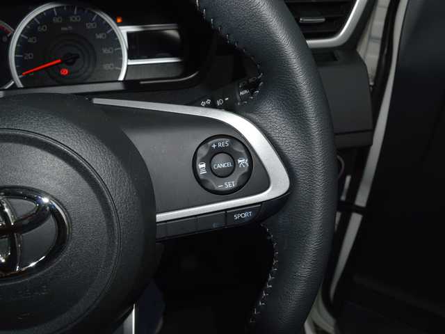 トヨタ ルーミー カスタムG－T 栃木県 2023(令5)年 2.3万km ブラックマイカメタリック/パールホワイト2トーン ワンオーナー/ディーラー点検記録簿/[R7]/スマートアシスト/[衝突警報・衝突回避支援ブレーキ機能・ブレーキ制御付き誤発進抑制機能・先行車発進告知機能・標識認識機能・車線逸脱警報・路側逸脱警報機能・ふらつき警報]/プリクラッシュセーフティ/アダプティブクルーズコントロール/コーナーセンサー/マルチインフォメーションディスプレイ/純正SDナビゲーションシステム/[フルセグ/AM/FM/CD/DVD/BT]/オートライト/LEDヘッドライト/フォグランプ/プッシュスタート/アイドリングストップ/ドライブレコーダー[前後]/電動パーキング/電動格納ミラー/ETC/ステアリングスイッチ/ドアバイザー/純正マット/スマートスペアキー×1/取扱説明書/保証書