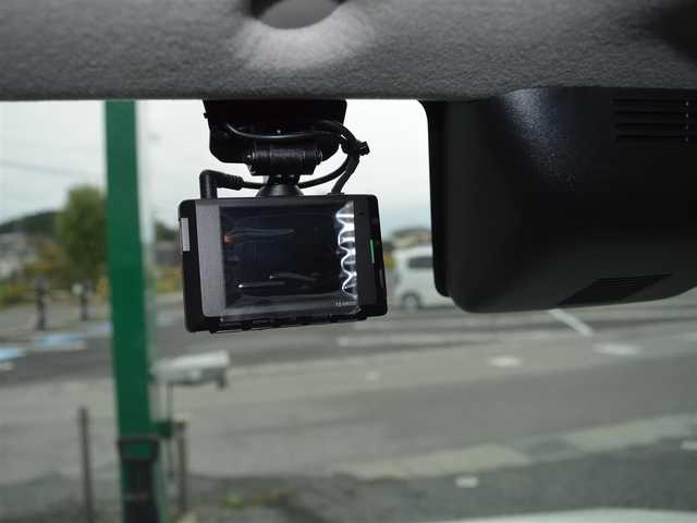 トヨタ ルーミー カスタムG－T 栃木県 2023(令5)年 2.3万km ブラックマイカメタリック/パールホワイト2トーン ワンオーナー/ディーラー点検記録簿/[R7]/スマートアシスト/[衝突警報・衝突回避支援ブレーキ機能・ブレーキ制御付き誤発進抑制機能・先行車発進告知機能・標識認識機能・車線逸脱警報・路側逸脱警報機能・ふらつき警報]/プリクラッシュセーフティ/アダプティブクルーズコントロール/コーナーセンサー/マルチインフォメーションディスプレイ/純正SDナビゲーションシステム/[フルセグ/AM/FM/CD/DVD/BT]/オートライト/LEDヘッドライト/フォグランプ/プッシュスタート/アイドリングストップ/ドライブレコーダー[前後]/電動パーキング/電動格納ミラー/ETC/ステアリングスイッチ/ドアバイザー/純正マット/スマートスペアキー×1/取扱説明書/保証書