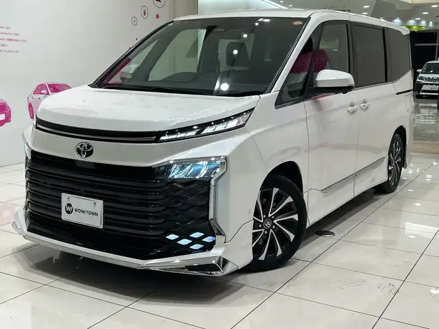 トヨタ ヴォクシー S－Z 埼玉県 2022(令4)年 2.5万km ホワイトパールクリスタルシャイン セーフティセンス/モデリスタフルエアロ/純正10.5インチナビ/　　CD/DVD/BT/USB/HDMI/フルセグ/全方位カメラ/両側パワースライドドア/レーダークルーズコントロール/レーンキープアシスト/LEDヘッドライト/ハーフレザーシート/シートヒーター/純正17インチアルミホイール/ETC2.0/スマートキー×2/禁煙車