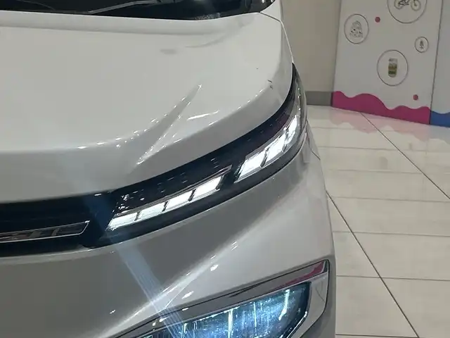 トヨタ ヴォクシー S－Z 埼玉県 2022(令4)年 2.5万km ホワイトパールクリスタルシャイン セーフティセンス/モデリスタフルエアロ/純正10.5インチナビ/　　CD/DVD/BT/USB/HDMI/フルセグ/全方位カメラ/両側パワースライドドア/レーダークルーズコントロール/レーンキープアシスト/LEDヘッドライト/ハーフレザーシート/シートヒーター/純正17インチアルミホイール/ETC2.0/スマートキー×2/禁煙車