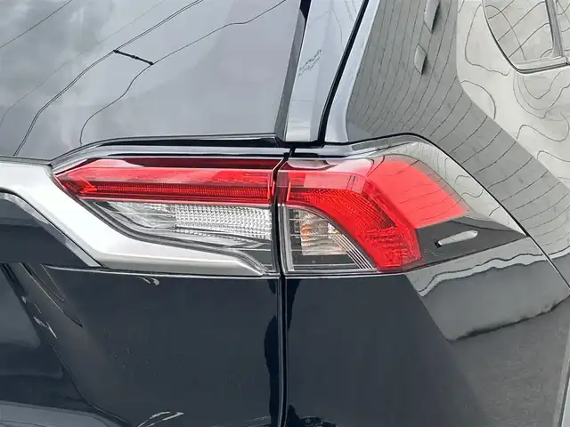 トヨタ ＲＡＶ４ G 山形県 2021(令3)年 5.3万km アティチュードブラックマイカ ４WD/黒革シート/純正ナビ/FM/AM/フルセグTV/Bluetooth/パーキングブレーキ/レーダークルーズコントロール/車線逸脱装置/横滑り防止装置/電動リアゲート/ドライブレコーダー/シートヒーター/ハンドルヒーター/LEDライト/フォグランプ/AUTOライト/純正マット/パワーシート/ETC