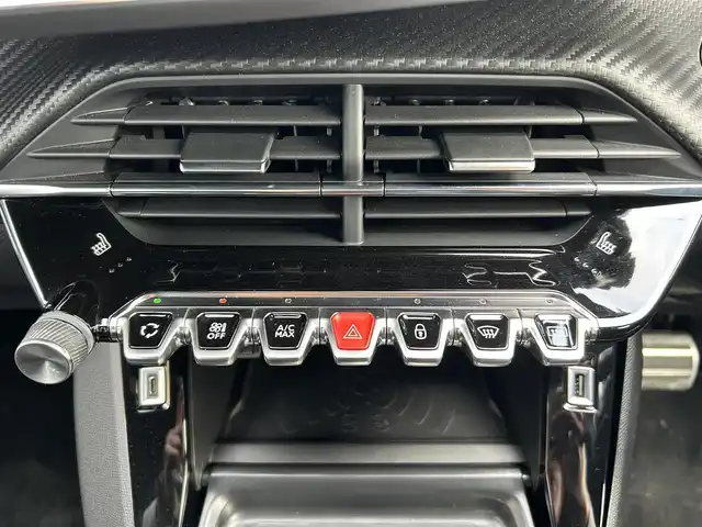 プジョー ２００８ GTライン 宮崎県 2020(令2)年 2.2万km BLANC NACRE 純正ディスプレイオーディオ/・USB/・Bluetooth/・CarPlay/・AM/FM/LEDライト/・ブラインドスポットモニター/・アダプティブクルーズコントロール/・インテリジェントハイビーム/・オートライト/・ディレクショナルヘッドランプ/・レーンキープアシスト/ブラックハーフレザーシート/・DN席シートヒーター/パノラミックサンルーフ/前後ドライブレコーダー/バックカメラ/ETC/スマートキー/プッシュスタート