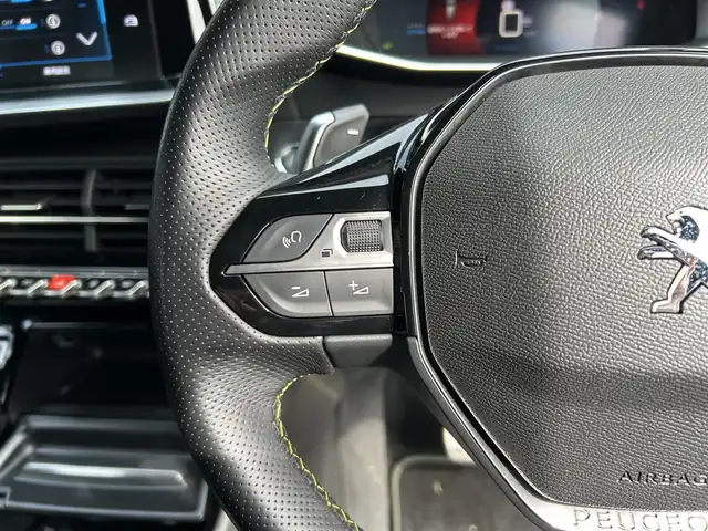 プジョー ２００８ GTライン 宮崎県 2020(令2)年 2.2万km BLANC NACRE 純正ディスプレイオーディオ/・USB/・Bluetooth/・CarPlay/・AM/FM/LEDライト/・ブラインドスポットモニター/・アダプティブクルーズコントロール/・インテリジェントハイビーム/・オートライト/・ディレクショナルヘッドランプ/・レーンキープアシスト/ブラックハーフレザーシート/・DN席シートヒーター/パノラミックサンルーフ/前後ドライブレコーダー/バックカメラ/ETC/スマートキー/プッシュスタート