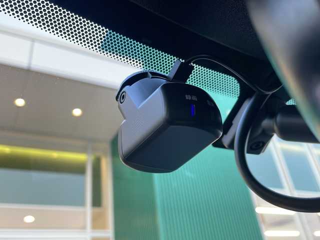 日産 スカイライン ハイブリッド GT タイプSP 青森県 2021(令3)年 9.8万km ダークメタルグレー 4WD/純正メモリナビ・フルセグTV/CD・DVD・Bluetooth・USB・AUX/アラウンドビューモニター/黒レザーシート/前席パワーシート・ヒーター/プロパイロット2.0/エマージェンシーブレーキ/追従クルーズコントロール/ハイビームアシスト/レーンキープアシスト/フロント・バックソナー/ヘッドアップディスプレイ/サイド・カーテンエアバッグ/パドルシフト/純正ビルトインETC2.0/純正エンジンスターター/純正ドライブレコーダー/LEDヘッドライト/LEDフォグランプ/純正19インチアルミ