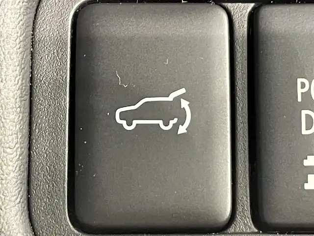 三菱 デリカＤ：５ アーバンギア G パワーパッケージ 愛知県 2021(令3)年 5.7万km ウォームホワイトパール 純正１０.1インチナビ/電動サイドステップ/マルチアラウンドモニター/純正フリップダウンモニター/パワーバックドア/両側パワースライドドア/レーダークルーズコントロール/衝突軽減ブレーキ/ブラインドスポットモニター/車線逸脱警報/電動パーキングブレーキ/ブレーキホールド/パドルシフト/パワーシート/シートヒーター/ハンドルヒーター/ビルトインETC/前後ドライブレコーダー/アクセサリーソケット/USB入力端子/アイドリングストップ/LEDヘッドライト/ISOFIX/純正フロアマット/純正18インチアルミホイール