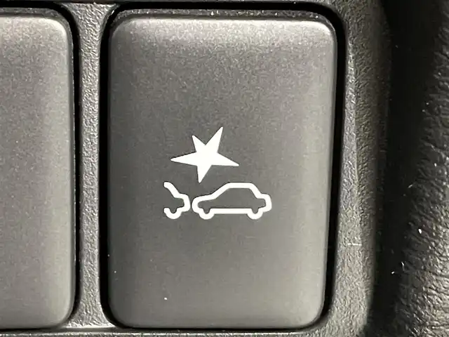 三菱 デリカＤ：５ アーバンギア G パワーパッケージ 愛知県 2021(令3)年 5.7万km ウォームホワイトパール 純正１０.1インチナビ/電動サイドステップ/マルチアラウンドモニター/純正フリップダウンモニター/パワーバックドア/両側パワースライドドア/レーダークルーズコントロール/衝突軽減ブレーキ/ブラインドスポットモニター/車線逸脱警報/電動パーキングブレーキ/ブレーキホールド/パドルシフト/パワーシート/シートヒーター/ハンドルヒーター/ビルトインETC/前後ドライブレコーダー/アクセサリーソケット/USB入力端子/アイドリングストップ/LEDヘッドライト/ISOFIX/純正フロアマット/純正18インチアルミホイール