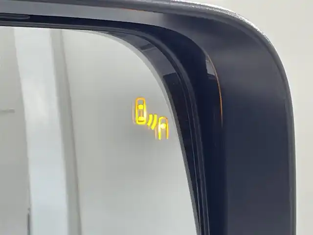 三菱 デリカＤ：５ アーバンギア G パワーパッケージ 愛知県 2021(令3)年 5.7万km ウォームホワイトパール 純正１０.1インチナビ/電動サイドステップ/マルチアラウンドモニター/純正フリップダウンモニター/パワーバックドア/両側パワースライドドア/レーダークルーズコントロール/衝突軽減ブレーキ/ブラインドスポットモニター/車線逸脱警報/電動パーキングブレーキ/ブレーキホールド/パドルシフト/パワーシート/シートヒーター/ハンドルヒーター/ビルトインETC/前後ドライブレコーダー/アクセサリーソケット/USB入力端子/アイドリングストップ/LEDヘッドライト/ISOFIX/純正フロアマット/純正18インチアルミホイール