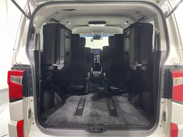 三菱 デリカＤ：５ アーバンギア G パワーパッケージ 愛知県 2021(令3)年 5.7万km ウォームホワイトパール 純正１０.1インチナビ/電動サイドステップ/マルチアラウンドモニター/純正フリップダウンモニター/パワーバックドア/両側パワースライドドア/レーダークルーズコントロール/衝突軽減ブレーキ/ブラインドスポットモニター/車線逸脱警報/電動パーキングブレーキ/ブレーキホールド/パドルシフト/パワーシート/シートヒーター/ハンドルヒーター/ビルトインETC/前後ドライブレコーダー/アクセサリーソケット/USB入力端子/アイドリングストップ/LEDヘッドライト/ISOFIX/純正フロアマット/純正18インチアルミホイール