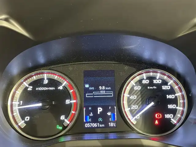 三菱 デリカＤ：５ アーバンギア G パワーパッケージ 愛知県 2021(令3)年 5.7万km ウォームホワイトパール 純正１０.1インチナビ/電動サイドステップ/マルチアラウンドモニター/純正フリップダウンモニター/パワーバックドア/両側パワースライドドア/レーダークルーズコントロール/衝突軽減ブレーキ/ブラインドスポットモニター/車線逸脱警報/電動パーキングブレーキ/ブレーキホールド/パドルシフト/パワーシート/シートヒーター/ハンドルヒーター/ビルトインETC/前後ドライブレコーダー/アクセサリーソケット/USB入力端子/アイドリングストップ/LEDヘッドライト/ISOFIX/純正フロアマット/純正18インチアルミホイール