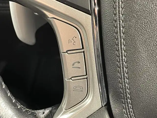 三菱 デリカＤ：５ アーバンギア G パワーパッケージ 愛知県 2021(令3)年 5.7万km ウォームホワイトパール 純正１０.1インチナビ/電動サイドステップ/マルチアラウンドモニター/純正フリップダウンモニター/パワーバックドア/両側パワースライドドア/レーダークルーズコントロール/衝突軽減ブレーキ/ブラインドスポットモニター/車線逸脱警報/電動パーキングブレーキ/ブレーキホールド/パドルシフト/パワーシート/シートヒーター/ハンドルヒーター/ビルトインETC/前後ドライブレコーダー/アクセサリーソケット/USB入力端子/アイドリングストップ/LEDヘッドライト/ISOFIX/純正フロアマット/純正18インチアルミホイール