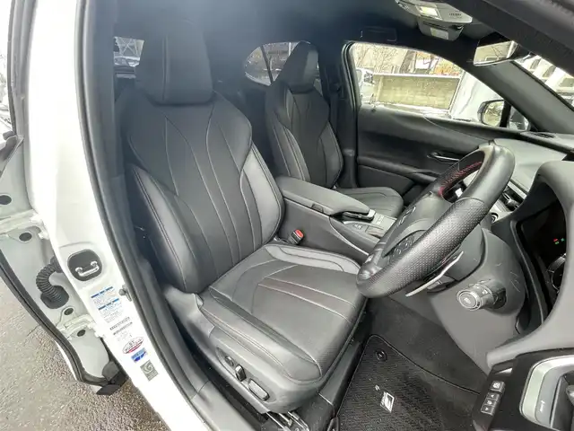 レクサス ＵＸ 250h Fスポーツ 青森県 2019(令1)年 3.3万km ホワイトノーヴァガラスフレーク 4WD/純正メモリナビ/・AM/FM/Bluetooth/CD/DVD/・フルセグテレビ/バックカメラ/ETC/ドライブレコーダー/クルーズコントロール/衝突軽減ブレーキ/レーンキープアシスト/横滑り防止装置/盗難防止装置/電動パーキングブレーキ/前後コーナーセンサー/メモリシート（D席）/パワーシート（D席+N席）/シートヒーター（D席+N席）/LEDヘッドライト/ウインカーミラー/ステアリングヒーター/オートライト/オートエアコン/プッシュスタートボタン/スマートキー×2/ステアリングリモコン/パドルシフト/革巻きステアリング/純正18インチアルミホイール/12V充電器/USBジャック/純正フロアマット