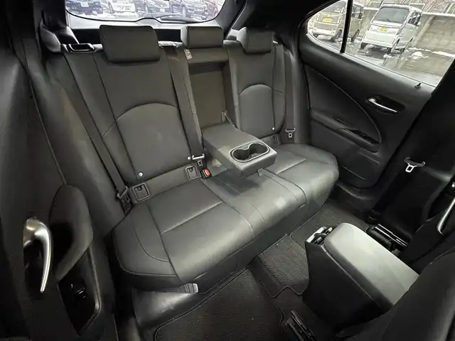 レクサス ＵＸ 250h Fスポーツ 青森県 2019(令1)年 3.3万km ホワイトノーヴァガラスフレーク 4WD/純正メモリナビ/・AM/FM/Bluetooth/CD/DVD/・フルセグテレビ/バックカメラ/ETC/ドライブレコーダー/クルーズコントロール/衝突軽減ブレーキ/レーンキープアシスト/横滑り防止装置/盗難防止装置/電動パーキングブレーキ/前後コーナーセンサー/メモリシート（D席）/パワーシート（D席+N席）/シートヒーター（D席+N席）/LEDヘッドライト/ウインカーミラー/ステアリングヒーター/オートライト/オートエアコン/プッシュスタートボタン/スマートキー×2/ステアリングリモコン/パドルシフト/革巻きステアリング/純正18インチアルミホイール/12V充電器/USBジャック/純正フロアマット