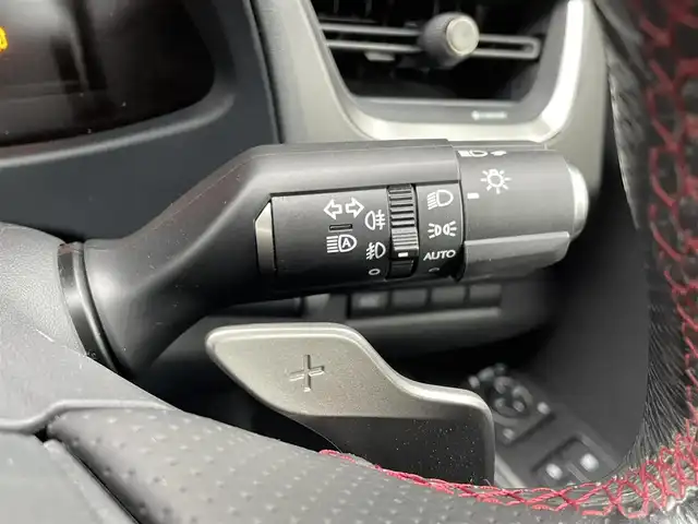 レクサス ＵＸ 250h Fスポーツ 青森県 2019(令1)年 3.3万km ホワイトノーヴァガラスフレーク 4WD/純正メモリナビ/・AM/FM/Bluetooth/CD/DVD/・フルセグテレビ/バックカメラ/ETC/ドライブレコーダー/クルーズコントロール/衝突軽減ブレーキ/レーンキープアシスト/横滑り防止装置/盗難防止装置/電動パーキングブレーキ/前後コーナーセンサー/メモリシート（D席）/パワーシート（D席+N席）/シートヒーター（D席+N席）/LEDヘッドライト/ウインカーミラー/ステアリングヒーター/オートライト/オートエアコン/プッシュスタートボタン/スマートキー×2/ステアリングリモコン/パドルシフト/革巻きステアリング/純正18インチアルミホイール/12V充電器/USBジャック/純正フロアマット