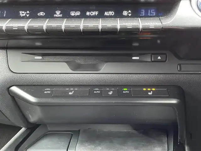 レクサス ＵＸ 250h Fスポーツ 青森県 2019(令1)年 3.3万km ホワイトノーヴァガラスフレーク 4WD/純正メモリナビ/・AM/FM/Bluetooth/CD/DVD/・フルセグテレビ/バックカメラ/ETC/ドライブレコーダー/クルーズコントロール/衝突軽減ブレーキ/レーンキープアシスト/横滑り防止装置/盗難防止装置/電動パーキングブレーキ/前後コーナーセンサー/メモリシート（D席）/パワーシート（D席+N席）/シートヒーター（D席+N席）/LEDヘッドライト/ウインカーミラー/ステアリングヒーター/オートライト/オートエアコン/プッシュスタートボタン/スマートキー×2/ステアリングリモコン/パドルシフト/革巻きステアリング/純正18インチアルミホイール/12V充電器/USBジャック/純正フロアマット