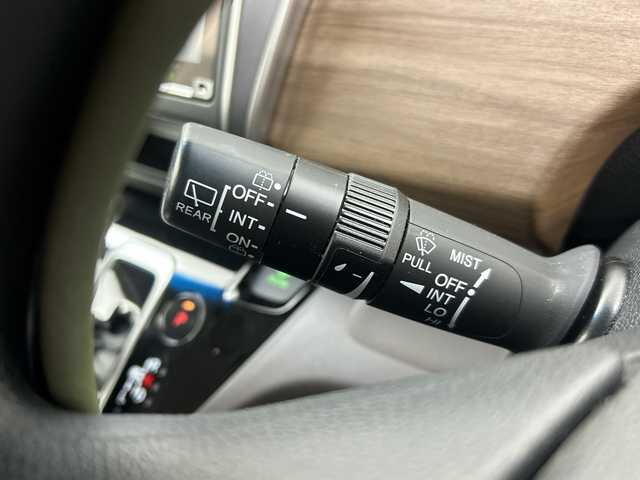 ホンダ フリード ハイブリット G ホンダセンシング 鹿児島県 2020(令2)年 5万km スーパープラチナグレーメタリック 純正9インチナビ/（AM/FM/CD/DVD/Bluetooth/フルセグ）/バックカメラ/ホンダセンシング/・衝突軽減ブレーキ/・レーンキープアシスト/・追従式クルーズコントロール/・クリアランスソナー/・オートマチックハイビーム/・先行者発信お知せ機能/ETC/前席シートヒーター/キャプテンシート/両側パワースライドドア/スマートキー/スペアキー有/純正15インチアルミホイール/純正フロアマット/横滑り防止装置/アイドリングストップ