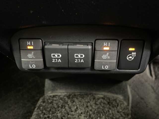 トヨタ シエンタ ハイブリッド G クエロ 埼玉県 2018(平30)年 3.2万km グレーメタリック 両側電動スライドドア　/純正デジタルインナーミラー　/全方位カメラ/バックカメラ/ドライブレコーダー/ビルトインＥＴＣ２．０　/クルーズコントロール　/ハンドルヒーター　/前席シートヒーター　/衝突軽減ブレーキ　/レーンキープアシスト/革巻きハンドル/LEDヘッドライト/オートハイビーム/フォグランプ/純正フロアマット