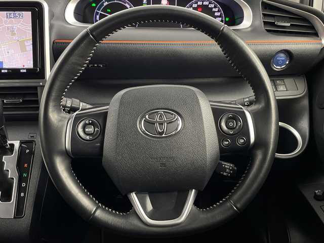 トヨタ シエンタ ハイブリッド G クエロ 埼玉県 2018(平30)年 3.2万km グレーメタリック 両側電動スライドドア　/純正デジタルインナーミラー　/全方位カメラ/バックカメラ/ドライブレコーダー/ビルトインＥＴＣ２．０　/クルーズコントロール　/ハンドルヒーター　/前席シートヒーター　/衝突軽減ブレーキ　/レーンキープアシスト/革巻きハンドル/LEDヘッドライト/オートハイビーム/フォグランプ/純正フロアマット