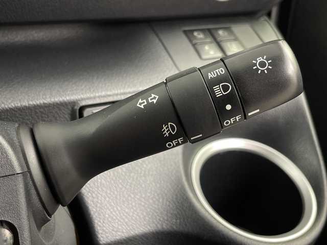 トヨタ シエンタ ハイブリッド G クエロ 埼玉県 2018(平30)年 3.2万km グレーメタリック 両側電動スライドドア　/純正デジタルインナーミラー　/全方位カメラ/バックカメラ/ドライブレコーダー/ビルトインＥＴＣ２．０　/クルーズコントロール　/ハンドルヒーター　/前席シートヒーター　/衝突軽減ブレーキ　/レーンキープアシスト/革巻きハンドル/LEDヘッドライト/オートハイビーム/フォグランプ/純正フロアマット