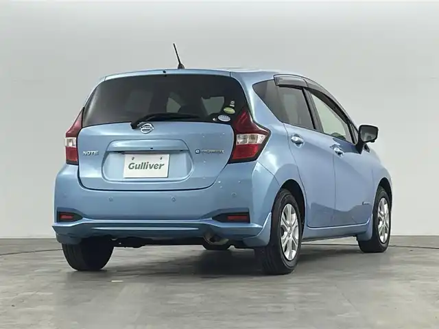 日産 ノート e－パワー X 福島県 2017(平29)年 4.8万km ソニックブルー 衝突軽減ブレーキ/・踏み間違い防止アシスト/・車線逸脱警報装置/・標識認識/・横滑り防止装置/純正ナビゲーション/・型式：MM316D-W/・Bluetooth/AM・FM/CD/DVD/SD/USB/・バックカメラ/・360度カメラ/・前方ドライブレコーダー/・ETC/プッシュスタート/・スマートキー/ハロゲンライト/・オートライト/・ヘッドライトリベライザー/純正フロアマット/ドアバイザー/電動格納ウィンカーミラー