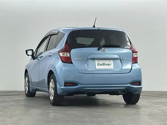 日産 ノート e－パワー X 福島県 2017(平29)年 4.8万km ソニックブルー 衝突軽減ブレーキ/・踏み間違い防止アシスト/・車線逸脱警報装置/・標識認識/・横滑り防止装置/純正ナビゲーション/・型式：MM316D-W/・Bluetooth/AM・FM/CD/DVD/SD/USB/・バックカメラ/・360度カメラ/・前方ドライブレコーダー/・ETC/プッシュスタート/・スマートキー/ハロゲンライト/・オートライト/・ヘッドライトリベライザー/純正フロアマット/ドアバイザー/電動格納ウィンカーミラー
