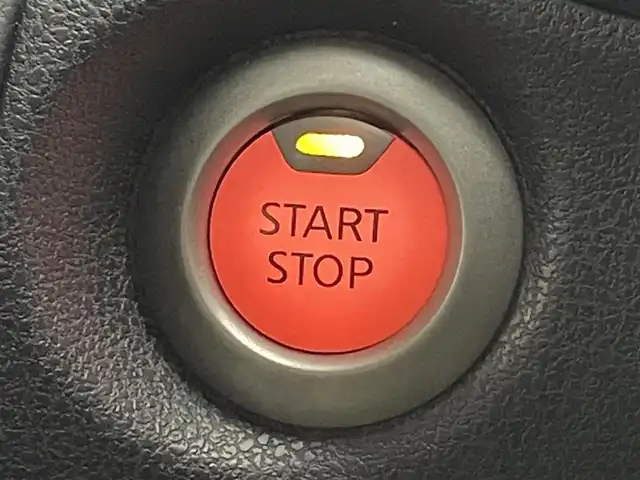 日産 ノート e－パワー X 福島県 2017(平29)年 4.8万km ソニックブルー 衝突軽減ブレーキ/・踏み間違い防止アシスト/・車線逸脱警報装置/・標識認識/・横滑り防止装置/純正ナビゲーション/・型式：MM316D-W/・Bluetooth/AM・FM/CD/DVD/SD/USB/・バックカメラ/・360度カメラ/・前方ドライブレコーダー/・ETC/プッシュスタート/・スマートキー/ハロゲンライト/・オートライト/・ヘッドライトリベライザー/純正フロアマット/ドアバイザー/電動格納ウィンカーミラー