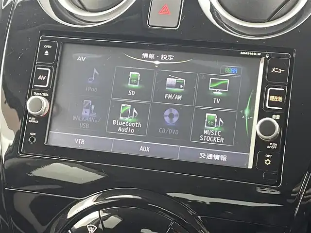 日産 ノート e－パワー X 福島県 2017(平29)年 4.8万km ソニックブルー 衝突軽減ブレーキ/・踏み間違い防止アシスト/・車線逸脱警報装置/・標識認識/・横滑り防止装置/純正ナビゲーション/・型式：MM316D-W/・Bluetooth/AM・FM/CD/DVD/SD/USB/・バックカメラ/・360度カメラ/・前方ドライブレコーダー/・ETC/プッシュスタート/・スマートキー/ハロゲンライト/・オートライト/・ヘッドライトリベライザー/純正フロアマット/ドアバイザー/電動格納ウィンカーミラー