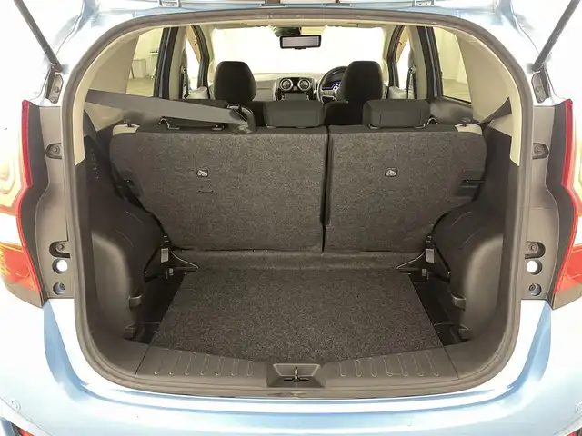 日産 ノート e－パワー X 福島県 2017(平29)年 4.8万km ソニックブルー 衝突軽減ブレーキ/・踏み間違い防止アシスト/・車線逸脱警報装置/・標識認識/・横滑り防止装置/純正ナビゲーション/・型式：MM316D-W/・Bluetooth/AM・FM/CD/DVD/SD/USB/・バックカメラ/・360度カメラ/・前方ドライブレコーダー/・ETC/プッシュスタート/・スマートキー/ハロゲンライト/・オートライト/・ヘッドライトリベライザー/純正フロアマット/ドアバイザー/電動格納ウィンカーミラー