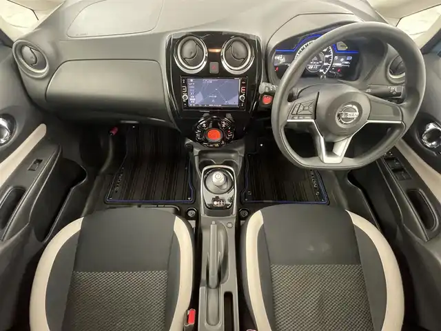 日産 ノート e－パワー X 福島県 2017(平29)年 4.8万km ソニックブルー 衝突軽減ブレーキ/・踏み間違い防止アシスト/・車線逸脱警報装置/・標識認識/・横滑り防止装置/純正ナビゲーション/・型式：MM316D-W/・Bluetooth/AM・FM/CD/DVD/SD/USB/・バックカメラ/・360度カメラ/・前方ドライブレコーダー/・ETC/プッシュスタート/・スマートキー/ハロゲンライト/・オートライト/・ヘッドライトリベライザー/純正フロアマット/ドアバイザー/電動格納ウィンカーミラー
