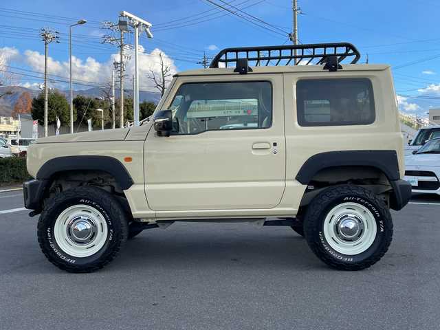 スズキ ジムニー XC 長野県 2020(令2)年 4.2万km シフォンアイボリーM 禁煙車/４ＷＤ/７インチ純正ディスプレイオーディオ/【PVH-9300DVSZS】/Bluetooth Audio/ルーフキャリア/リヤマルチステップ/オーバーフェンダー/ビルトインＥＴＣ/クルーズコントロール/前席シートヒーター/ドライブレコーダー(前方)/セーフティーサポート/・デュアルセンサーブレーキサポート/・誤発進抑制機能/・車線逸脱警報機能/・ふらつき警報機能/・先行車発進お知らせ機能/・標識認識機能/・ハイビームアシスト/革巻きステアリング/ステアリングスイッチ/ＬＥＤヘッドライト/フォグランプ/オートライト/オートマチックハイビーム/スマートキー/プッシュスタート/電動格納ミラー/社外16インチＡＷ/フロアマット/ヘッドライトウォッシャー/ダウンヒルアシストコントロール