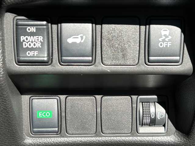 日産 エクストレイル ハイブリッド 20Xi 山梨県 2022(令4)年 1.5万km ダイヤモンドブラック エマージェンシーブレーキ/プロパイロット/純正SDナビ/　(CD/DVD/SD/USB/AUX/BT/フルセグ)/アラウンドビューモニター/デジタルルームミラー/パワーバックドア/アダプティブヘッドライト/LEDオートライト/LEDフォグランプ/ハーフレザーシート/パワーシート　/シートヒーター/電動パーキングブレーキ/ダウンヒルアシストコントロール/車線逸脱警報/純正17インチアルミホイール/純正フロアマット/オールモード４×４－ｉシステム/ルーフレール/スマートキー/ビルトインETC