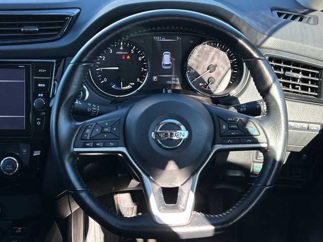 日産 エクストレイル ハイブリッド 20Xi 山梨県 2022(令4)年 1.5万km ダイヤモンドブラック エマージェンシーブレーキ/プロパイロット/純正SDナビ/　(CD/DVD/SD/USB/AUX/BT/フルセグ)/アラウンドビューモニター/デジタルルームミラー/パワーバックドア/アダプティブヘッドライト/LEDオートライト/LEDフォグランプ/ハーフレザーシート/パワーシート　/シートヒーター/電動パーキングブレーキ/ダウンヒルアシストコントロール/車線逸脱警報/純正17インチアルミホイール/純正フロアマット/オールモード４×４－ｉシステム/ルーフレール/スマートキー/ビルトインETC