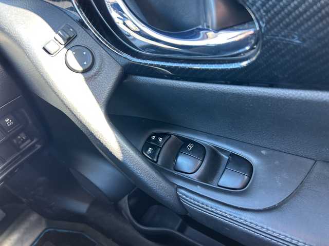 日産 エクストレイル ハイブリッド 20Xi 山梨県 2022(令4)年 1.5万km ダイヤモンドブラック エマージェンシーブレーキ/プロパイロット/純正SDナビ/　(CD/DVD/SD/USB/AUX/BT/フルセグ)/アラウンドビューモニター/デジタルルームミラー/パワーバックドア/アダプティブヘッドライト/LEDオートライト/LEDフォグランプ/ハーフレザーシート/パワーシート　/シートヒーター/電動パーキングブレーキ/ダウンヒルアシストコントロール/車線逸脱警報/純正17インチアルミホイール/純正フロアマット/オールモード４×４－ｉシステム/ルーフレール/スマートキー/ビルトインETC