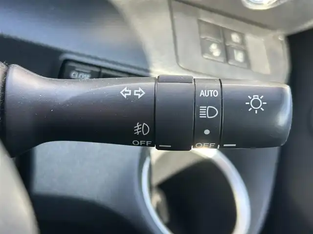 トヨタ シエンタ ハイブリッド G 和歌山県 2021(令3)年 3.7万km ホワイトパールクリスタルシャイン 社外10インチフローティングナビ/Bluetooth/モデリスタエアロ/両側パワースライドドア/衝突軽減カメラ/車線逸脱防止機能/クルーズコントロール/革巻きステアリング/ステアリングスイッチ/ステアリングヒーター/前席シートヒーター/LEDヘッドライト/フォグランプ/オートライト/オートハイビーム/フルオートエアコン/電動格納ミラー/プッシュスタート/スマートキー