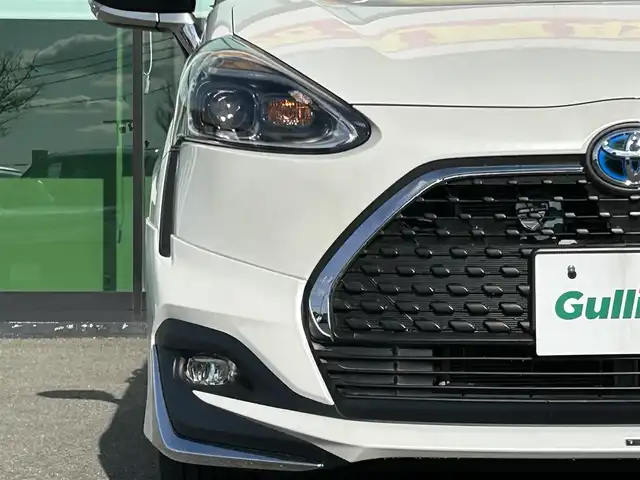 トヨタ シエンタ ハイブリッド G 和歌山県 2021(令3)年 3.7万km ホワイトパールクリスタルシャイン 社外10インチフローティングナビ/Bluetooth/モデリスタエアロ/両側パワースライドドア/衝突軽減カメラ/車線逸脱防止機能/クルーズコントロール/革巻きステアリング/ステアリングスイッチ/ステアリングヒーター/前席シートヒーター/LEDヘッドライト/フォグランプ/オートライト/オートハイビーム/フルオートエアコン/電動格納ミラー/プッシュスタート/スマートキー