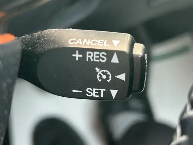 トヨタ シエンタ ハイブリッド G 和歌山県 2021(令3)年 3.7万km ホワイトパールクリスタルシャイン 社外10インチフローティングナビ/Bluetooth/モデリスタエアロ/両側パワースライドドア/衝突軽減カメラ/車線逸脱防止機能/クルーズコントロール/革巻きステアリング/ステアリングスイッチ/ステアリングヒーター/前席シートヒーター/LEDヘッドライト/フォグランプ/オートライト/オートハイビーム/フルオートエアコン/電動格納ミラー/プッシュスタート/スマートキー