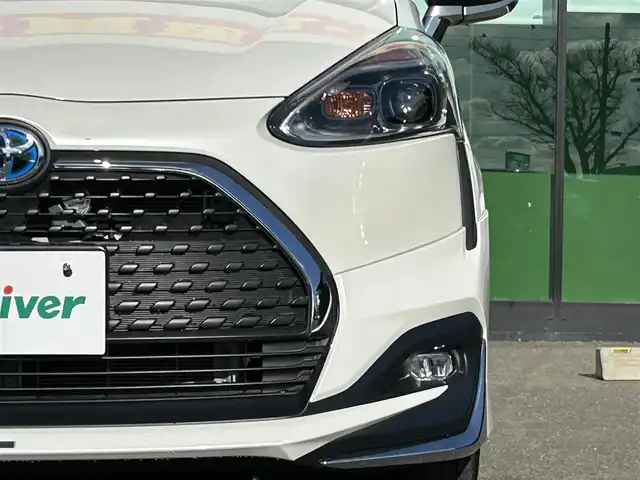 トヨタ シエンタ ハイブリッド G 和歌山県 2021(令3)年 3.7万km ホワイトパールクリスタルシャイン 社外10インチフローティングナビ/Bluetooth/モデリスタエアロ/両側パワースライドドア/衝突軽減カメラ/車線逸脱防止機能/クルーズコントロール/革巻きステアリング/ステアリングスイッチ/ステアリングヒーター/前席シートヒーター/LEDヘッドライト/フォグランプ/オートライト/オートハイビーム/フルオートエアコン/電動格納ミラー/プッシュスタート/スマートキー