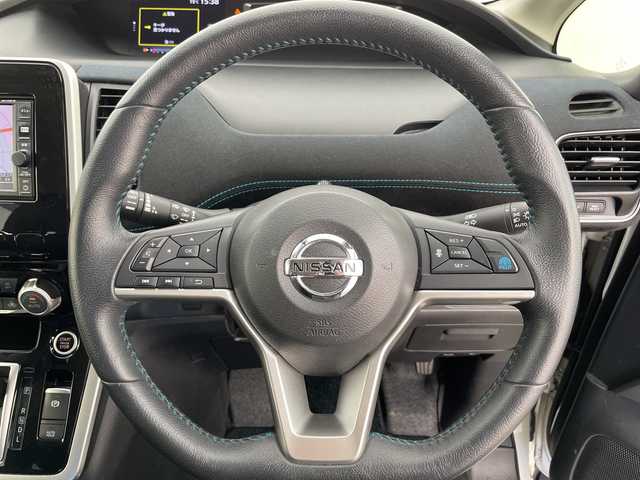 日産 セレナ ライダー プロパイロット E 富山県 2016(平28)年 7.2万km ブリリアントホワイトパール 純正メモリーナビ/フルセグTV/Bluetooth/バックカメラ/ETC/両側パワースライドドア/プロパイロット/LEDオートライト/前後コーナーセンサー/前後ドラレコ/スマートキー/スペアキー/プッシュスタート/純正フロアマット