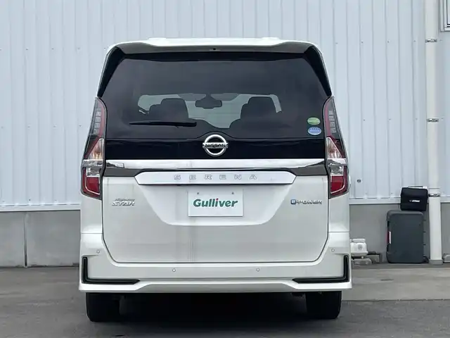 日産 セレナ e－パワー ハイウェイスター V 愛媛県 2019(令1)年 5.9万km ブリリアントホワイトパール 純正ナビ/(Bluetooth/CD/SD/DVD/Blu-ray/USB/フルセグ)/プロパイロット/ビルトインETC/アラウンドビューカメラ/純正15インチアルミホイール/レーンキープアシスト/オートライト/オートマチックハイビーム/レザーシート/プッシュスタート/スマートキー/スペアキー1本/LEDヘッドライト/フォグランプ/電動パーキングホールド/オートブレーキホールド/横滑り防止装置/盗難防止装置/衝突被害軽減ブレーキ/純正ドアバイザー/純正フロアマット/電動格納ミラー/リアロールサンシェード