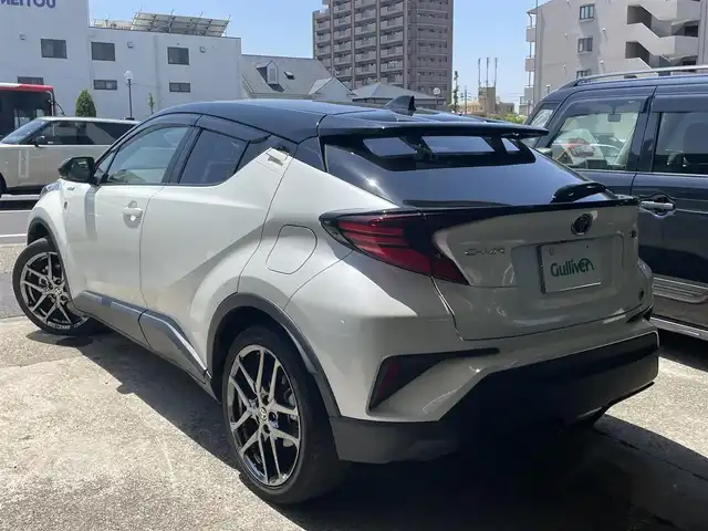 トヨタ Ｃ－ＨＲ S GRスポーツ 大分県 2019(令1)年 5.7万km ブラック/ホワイトパールクリスタルシャイン 2トーン ワンオーナー/トヨタセーフティセンス/純正SDナビ/　(AM/FM/USB/Bluetooth)/全方位カメラ/ハーフレザーシート/シートヒーター/ETC/レーダークルーズコントロール/ステアリングスイッチ/革巻きステアリング/電動パーキングブレーキ/LEDヘッドライト/オートハイビーム/オートライト/純正アルミホイール18インチ/スマートキー/スペアキー/プッシュスタート