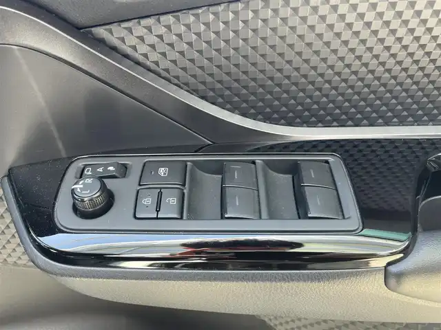 トヨタ Ｃ－ＨＲ S GRスポーツ 大分県 2019(令1)年 5.7万km ブラック/ホワイトパールクリスタルシャイン 2トーン ワンオーナー/トヨタセーフティセンス/純正SDナビ/　(AM/FM/USB/Bluetooth)/全方位カメラ/ハーフレザーシート/シートヒーター/ETC/レーダークルーズコントロール/ステアリングスイッチ/革巻きステアリング/電動パーキングブレーキ/LEDヘッドライト/オートハイビーム/オートライト/純正アルミホイール18インチ/スマートキー/スペアキー/プッシュスタート