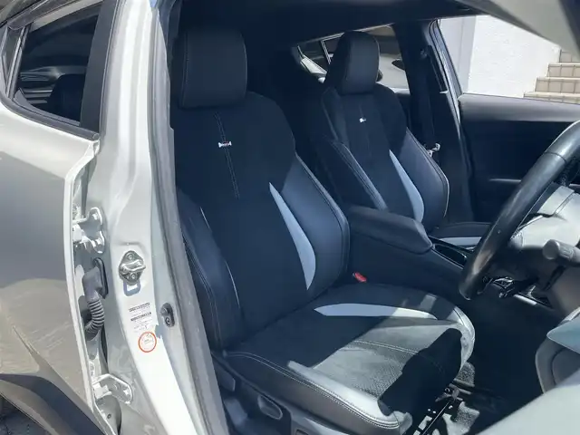 トヨタ Ｃ－ＨＲ S GRスポーツ 大分県 2019(令1)年 5.7万km ブラック/ホワイトパールクリスタルシャイン 2トーン ワンオーナー/トヨタセーフティセンス/純正SDナビ/　(AM/FM/USB/Bluetooth)/全方位カメラ/ハーフレザーシート/シートヒーター/ETC/レーダークルーズコントロール/ステアリングスイッチ/革巻きステアリング/電動パーキングブレーキ/LEDヘッドライト/オートハイビーム/オートライト/純正アルミホイール18インチ/スマートキー/スペアキー/プッシュスタート