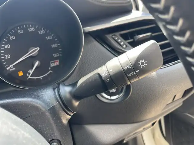 トヨタ Ｃ－ＨＲ S GRスポーツ 大分県 2019(令1)年 5.7万km ブラック/ホワイトパールクリスタルシャイン 2トーン ワンオーナー/トヨタセーフティセンス/純正SDナビ/　(AM/FM/USB/Bluetooth)/全方位カメラ/ハーフレザーシート/シートヒーター/ETC/レーダークルーズコントロール/ステアリングスイッチ/革巻きステアリング/電動パーキングブレーキ/LEDヘッドライト/オートハイビーム/オートライト/純正アルミホイール18インチ/スマートキー/スペアキー/プッシュスタート