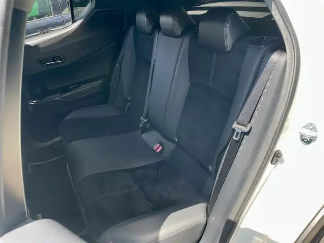 トヨタ Ｃ－ＨＲ S GRスポーツ 大分県 2019(令1)年 5.7万km ブラック/ホワイトパールクリスタルシャイン 2トーン ワンオーナー/トヨタセーフティセンス/純正SDナビ/　(AM/FM/USB/Bluetooth)/全方位カメラ/ハーフレザーシート/シートヒーター/ETC/レーダークルーズコントロール/ステアリングスイッチ/革巻きステアリング/電動パーキングブレーキ/LEDヘッドライト/オートハイビーム/オートライト/純正アルミホイール18インチ/スマートキー/スペアキー/プッシュスタート