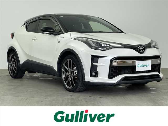 トヨタ Ｃ－ＨＲ S GRスポーツ 大分県 2019(令1)年 5.7万km ブラック/ホワイトパールクリスタルシャイン 2トーン ワンオーナー/トヨタセーフティセンス/純正SDナビ/AM/FM/USB/Bluetooth)/全方位カメラ/ハーフレザーシート/シートヒーター/ETC/レーダークルーズコントロール/ステアリングスイッチ/革巻きステアリング/電動パーキングブレーキ/LEDヘッドライト/オートハイビーム/オートライト/純正アルミホイール19インチ