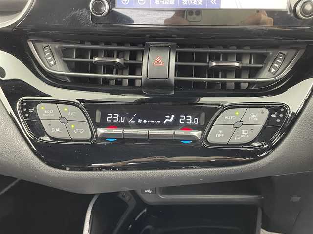 トヨタ Ｃ－ＨＲ S GRスポーツ 大分県 2019(令1)年 5.7万km ブラック/ホワイトパールクリスタルシャイン 2トーン ワンオーナー/トヨタセーフティセンス/純正SDナビ/AM/FM/USB/Bluetooth)/全方位カメラ/ハーフレザーシート/シートヒーター/ETC/レーダークルーズコントロール/ステアリングスイッチ/革巻きステアリング/電動パーキングブレーキ/LEDヘッドライト/オートハイビーム/オートライト/純正アルミホイール19インチ
