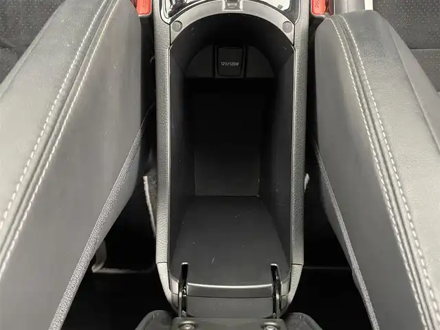 トヨタ Ｃ－ＨＲ S GRスポーツ 大分県 2019(令1)年 5.7万km ブラック/ホワイトパールクリスタルシャイン 2トーン ワンオーナー/トヨタセーフティセンス/純正SDナビ/AM/FM/USB/Bluetooth)/全方位カメラ/ハーフレザーシート/シートヒーター/ETC/レーダークルーズコントロール/ステアリングスイッチ/革巻きステアリング/電動パーキングブレーキ/LEDヘッドライト/オートハイビーム/オートライト/純正アルミホイール19インチ
